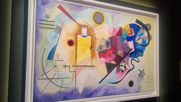 Dipinto astratto e colorato di Wassily Kandinsky